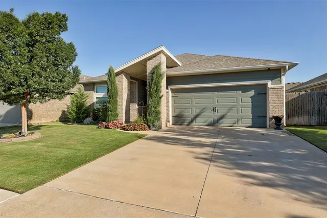 Photo 3 — 10709 NW 20th Street, Yukon, OK 73099