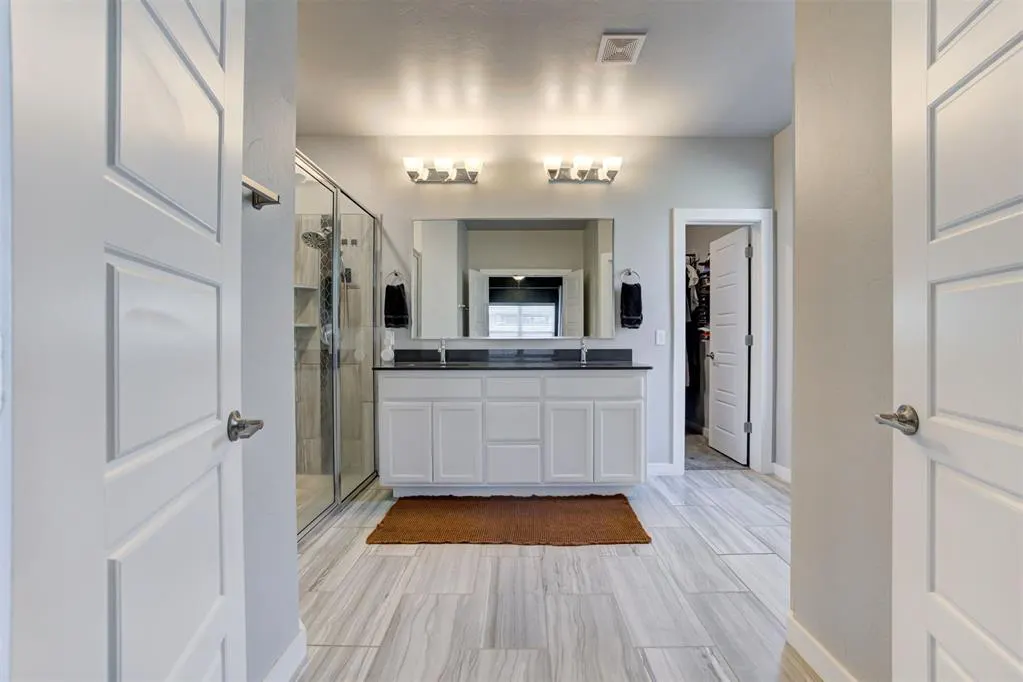 Photo 18 — 10709 NW 20th Street, Yukon, OK 73099