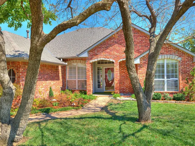 Photo 2 — 15208 Grand Parke Drive, Edmond, OK 73013