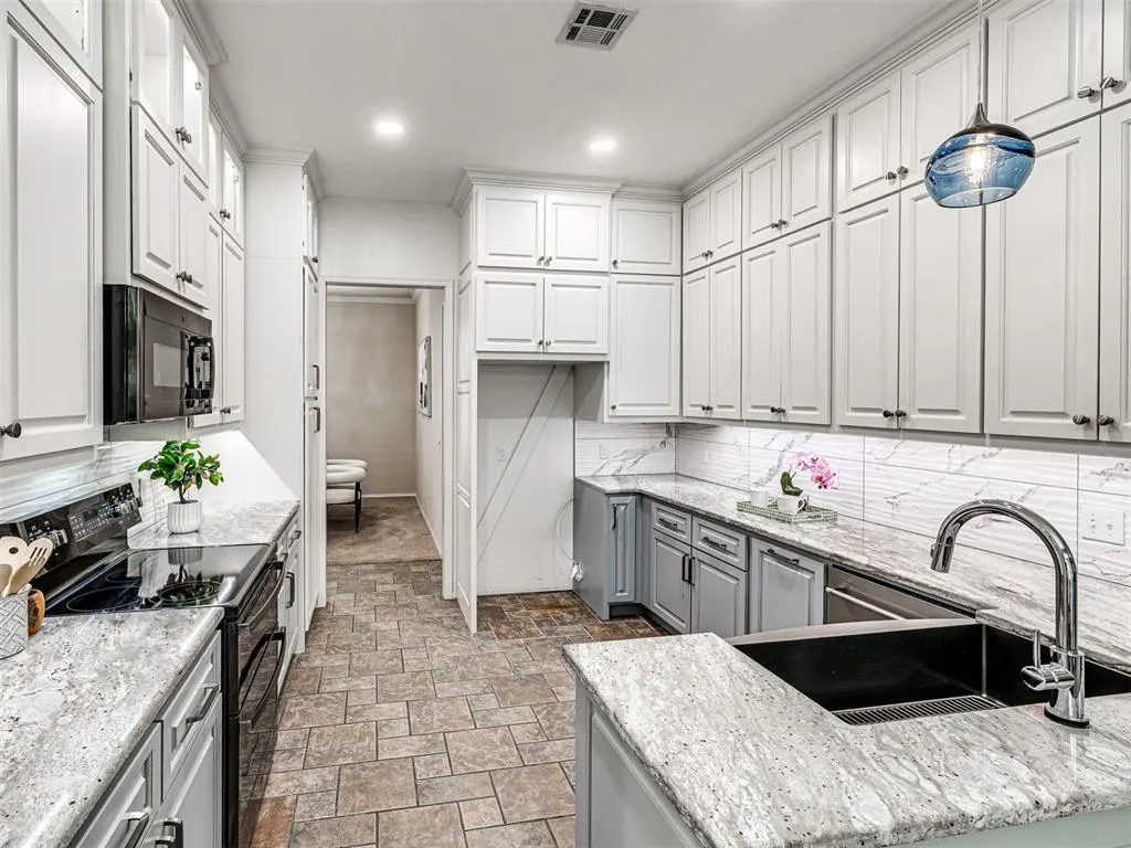 Photo 14 — 15208 Grand Parke Drive, Edmond, OK 73013