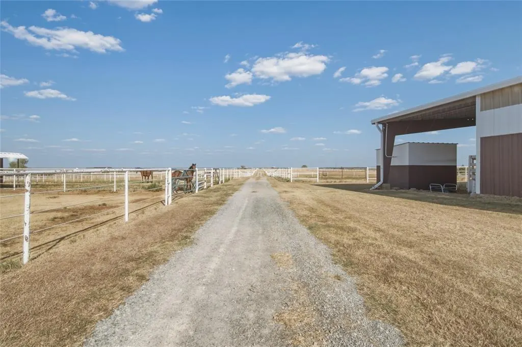 Photo 32 — 12700 N Frisco Road, Yukon, OK 73099