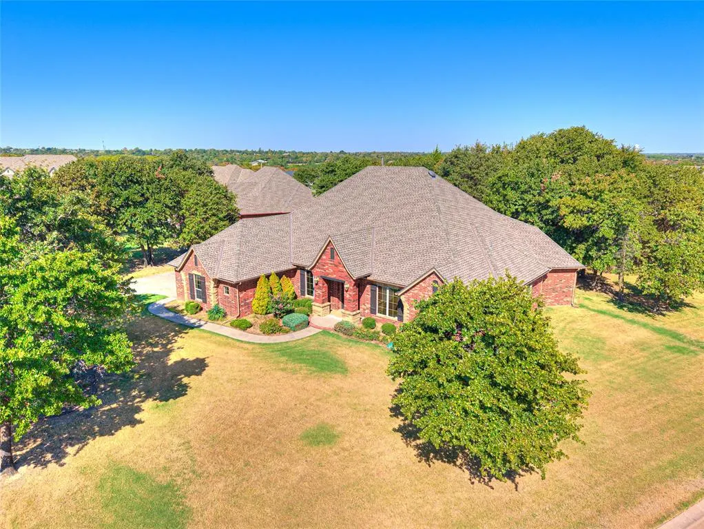 Photo 3 — 13439 Prestwick Circle, Choctaw, OK 73020