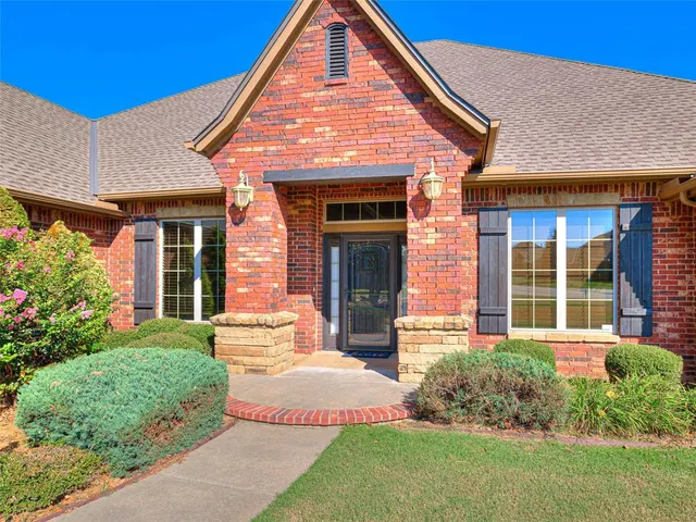 Photo 4 — 13439 Prestwick Circle, Choctaw, OK 73020