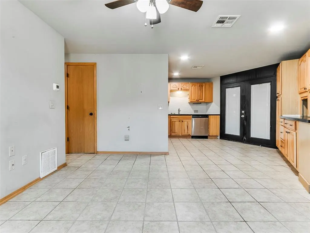 Photo 2 — 326 Atterberry Drive, Norman, OK 73071