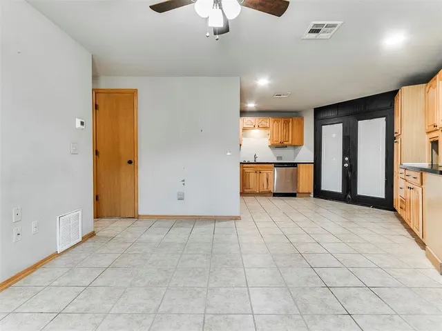 Photo 2 — 326 Atterberry Drive, Norman, OK 73071