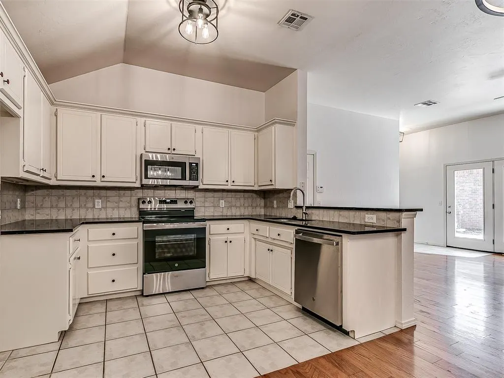 Photo 15 — 1340 NW 138th Street, Edmond, OK 73013