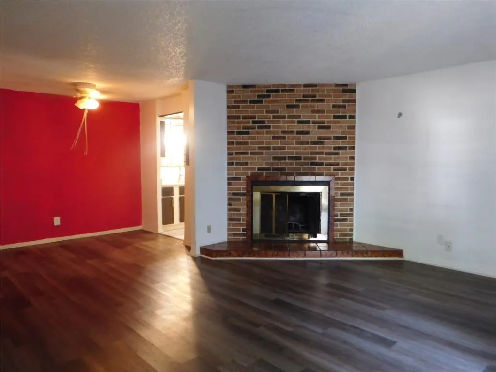Front exterior — 6026 NW Expressway B, Warr Acres, OK 73132