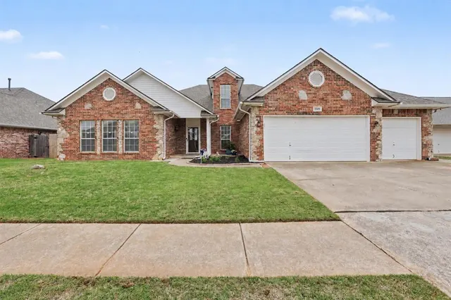 Photo 7 — 2509 Kingsley Lane, Oklahoma City, OK 73128