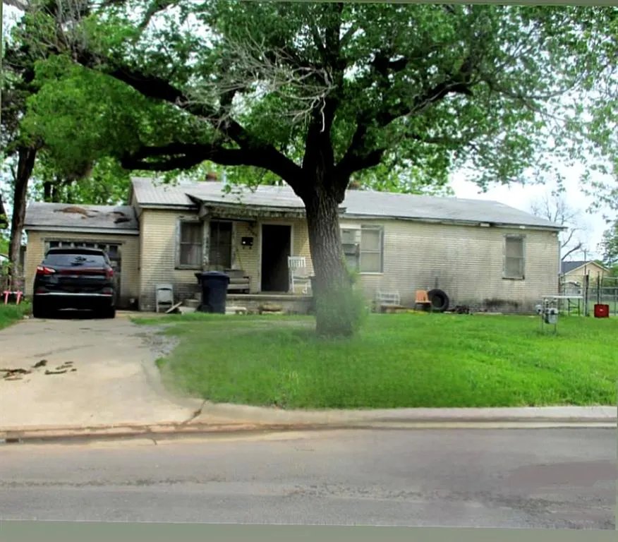 Front exterior — 2205 SW 41st Street, Oklahoma City, OK 73119