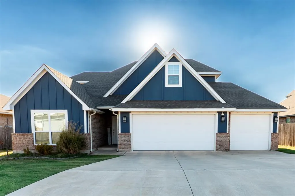Front exterior — 2204 Arcady Avenue, Norman, OK 73026