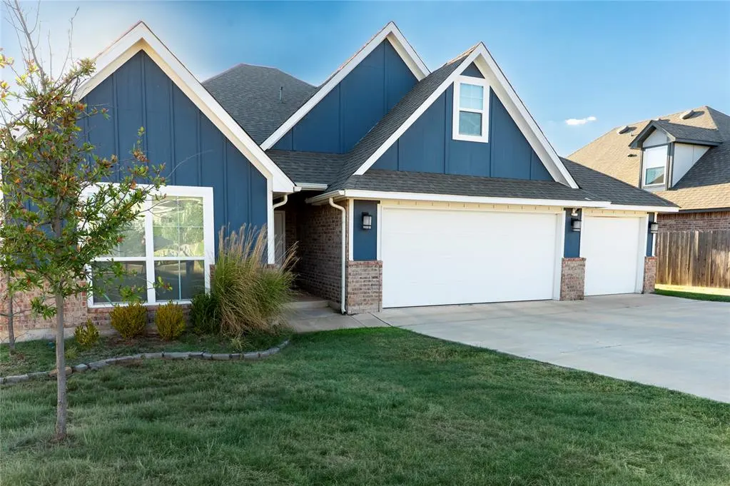 Photo 2 — 2204 Arcady Avenue, Norman, OK 73026
