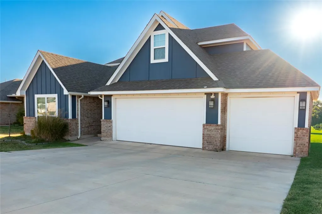 Photo 4 — 2204 Arcady Avenue, Norman, OK 73026