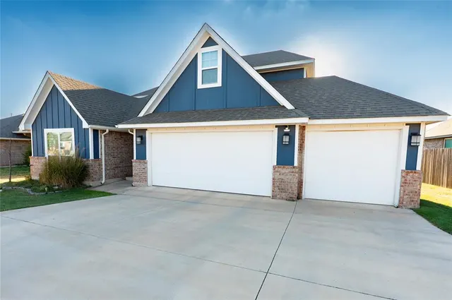 Photo 5 — 2204 Arcady Avenue, Norman, OK 73026