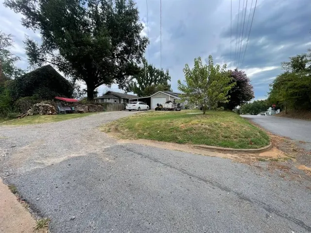 Photo 8 — 1000 N Wilson Avenue, Sand Springs, OK 74063