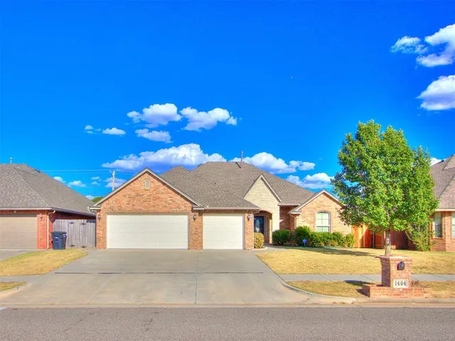 Photo 2 — 1404 Dorothy Drive, Oklahoma City, OK 73170