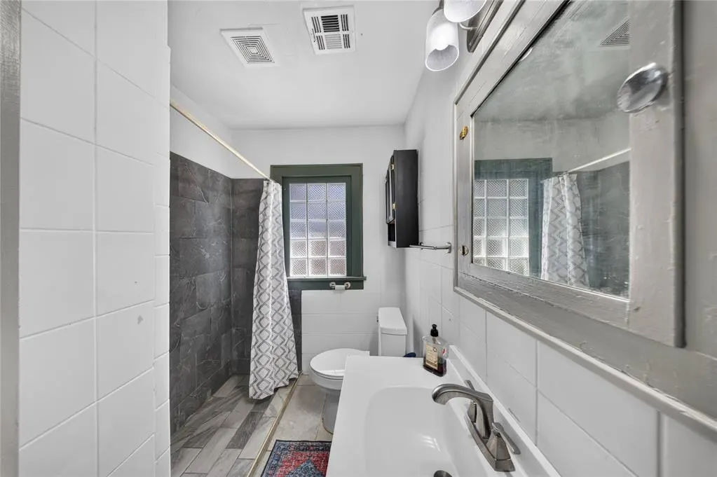 Photo 16 — 2525 NW 11th Street, Oklahoma City, OK 73107