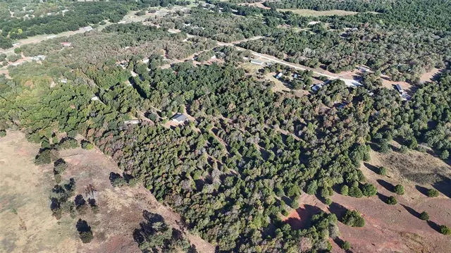 Photo 3 — 980446 SHADOWOOD Drive, Wellston, OK 74881
