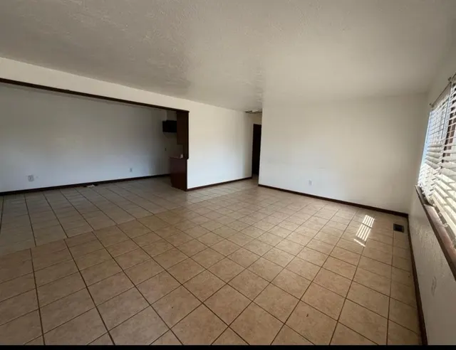 Photo 3 — 527 Montana Street, Jones, OK 73049