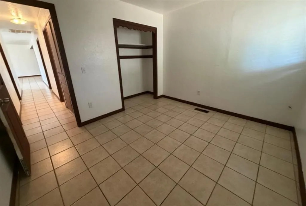Photo 12 — 527 Montana Street, Jones, OK 73049