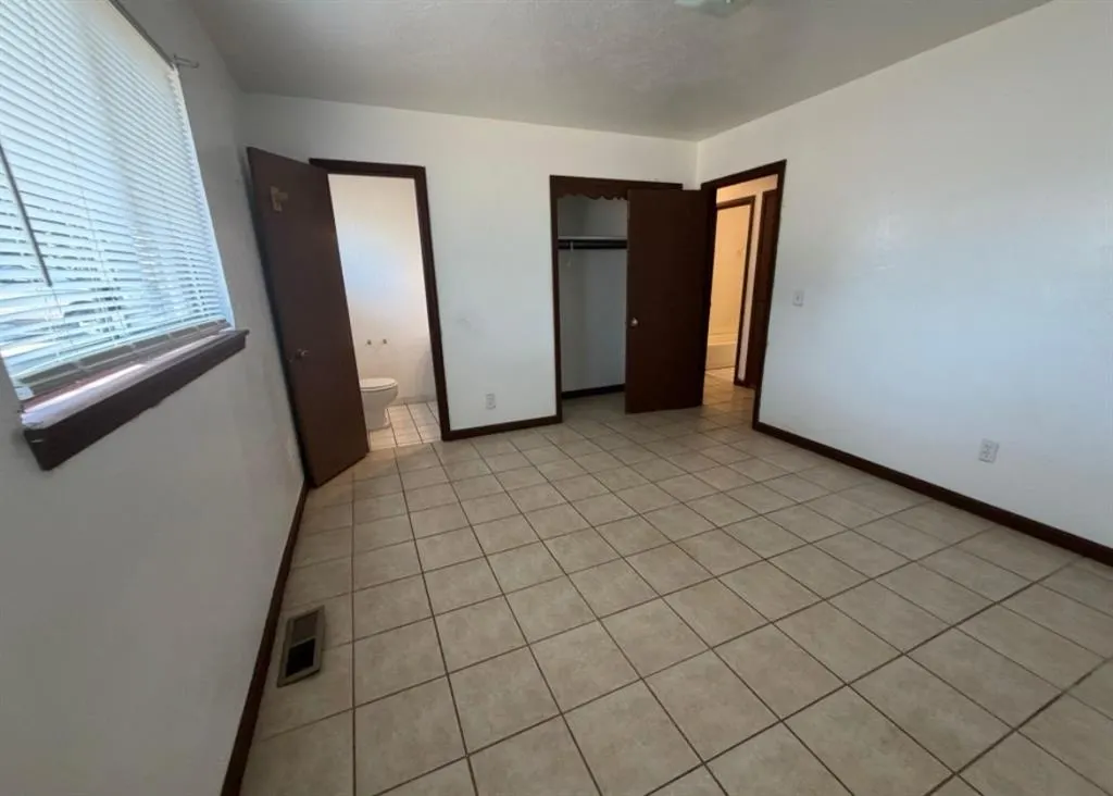 Photo 14 — 527 Montana Street, Jones, OK 73049