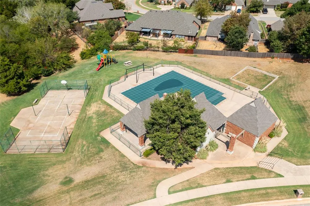 Photo 10 — 19509 Yearling Way, Edmond, OK 73012