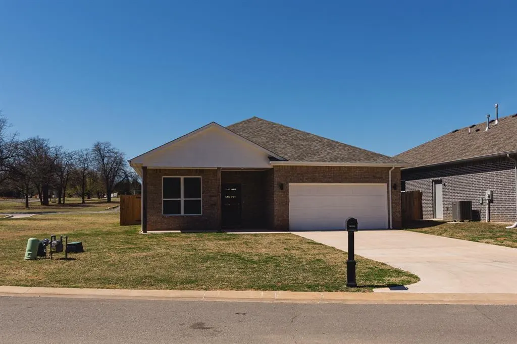 Front exterior — 629 Remington Avenue, Jones, OK 73034