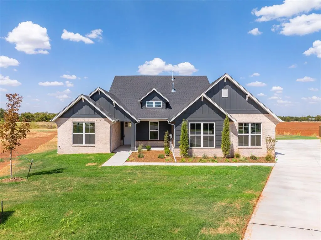 Front exterior — 6721 Lake View Court, Cashion, OK 73044