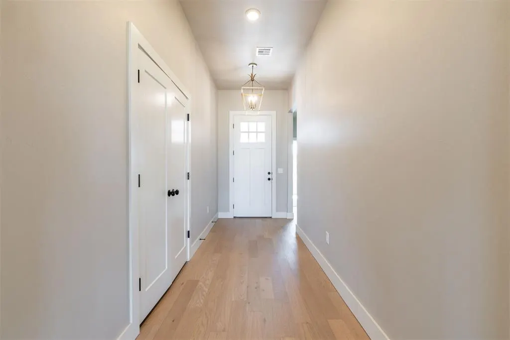 Photo 3 — 6721 Lake View Court, Cashion, OK 73044