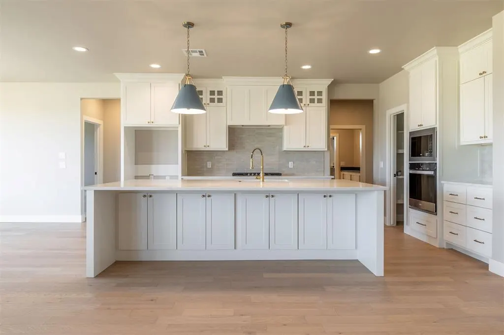 Photo 6 — 6721 Lake View Court, Cashion, OK 73044