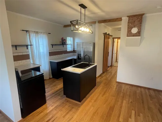 Photo 5 — 311 S 11th Street, Clinton, OK 73601
