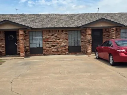 Front exterior — 2001 Lynn Lane 3, Weatherford, OK 73096