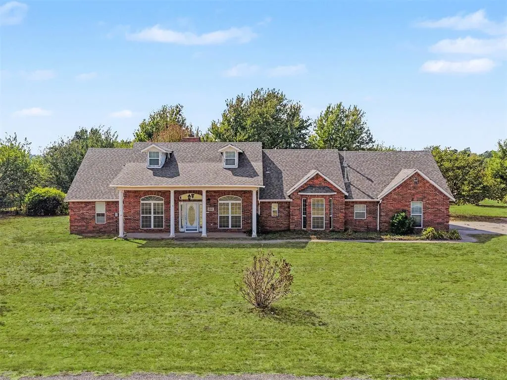 Front exterior — 803 Timberland Way, Tuttle, OK 73089