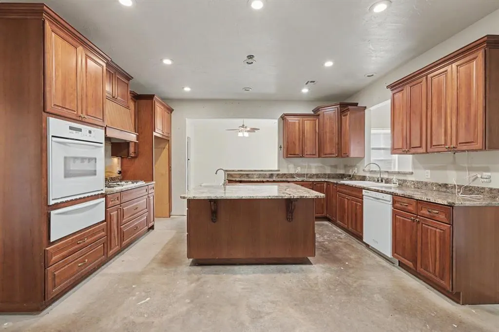 Photo 9 — 803 Timberland Way, Tuttle, OK 73089