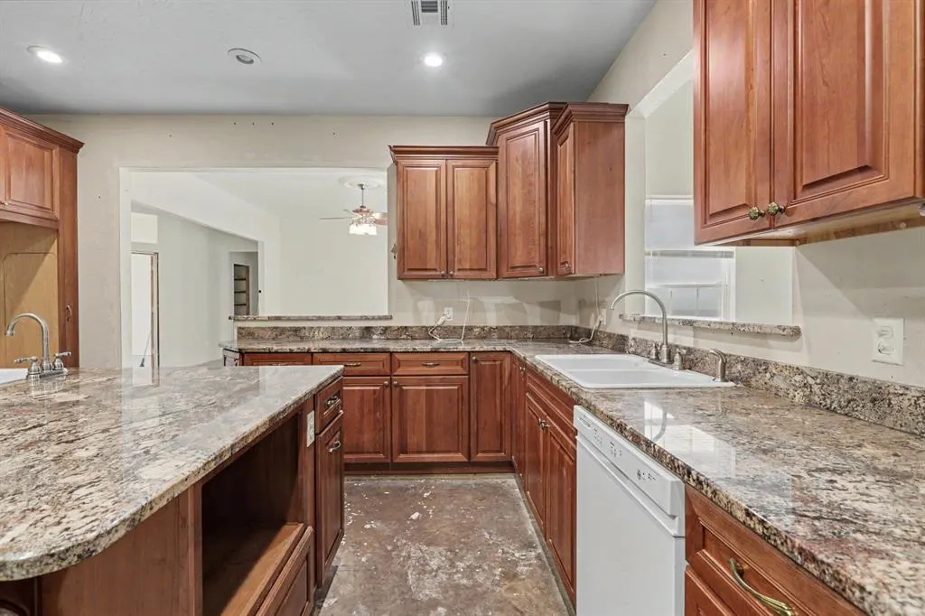 Photo 11 — 803 Timberland Way, Tuttle, OK 73089