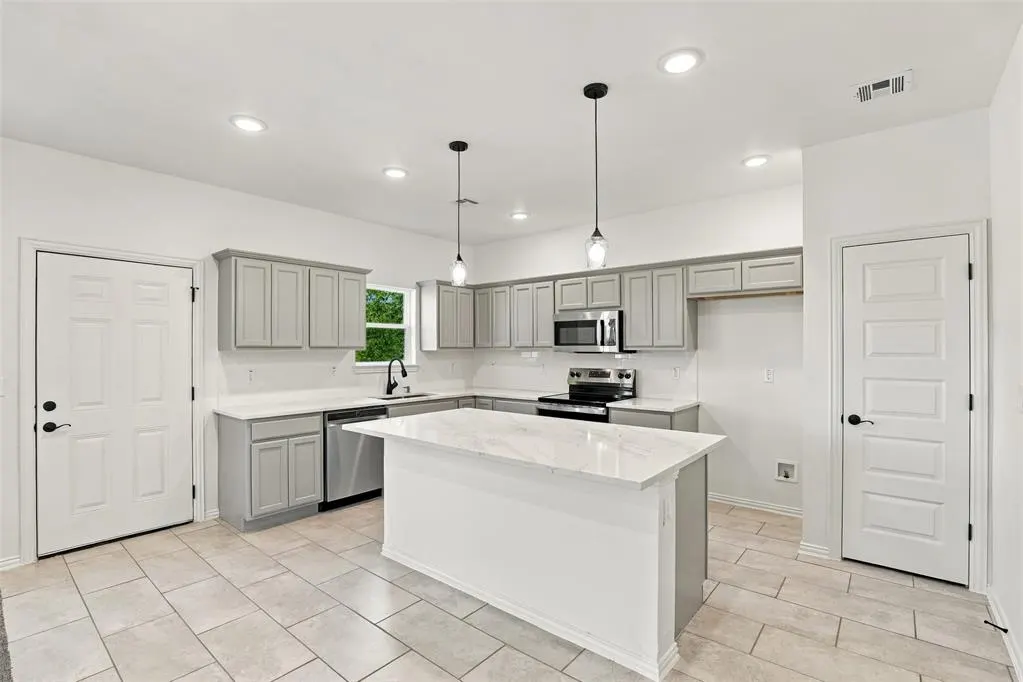 Photo 10 — 800 Chateau Court, Kingfisher, OK 73750