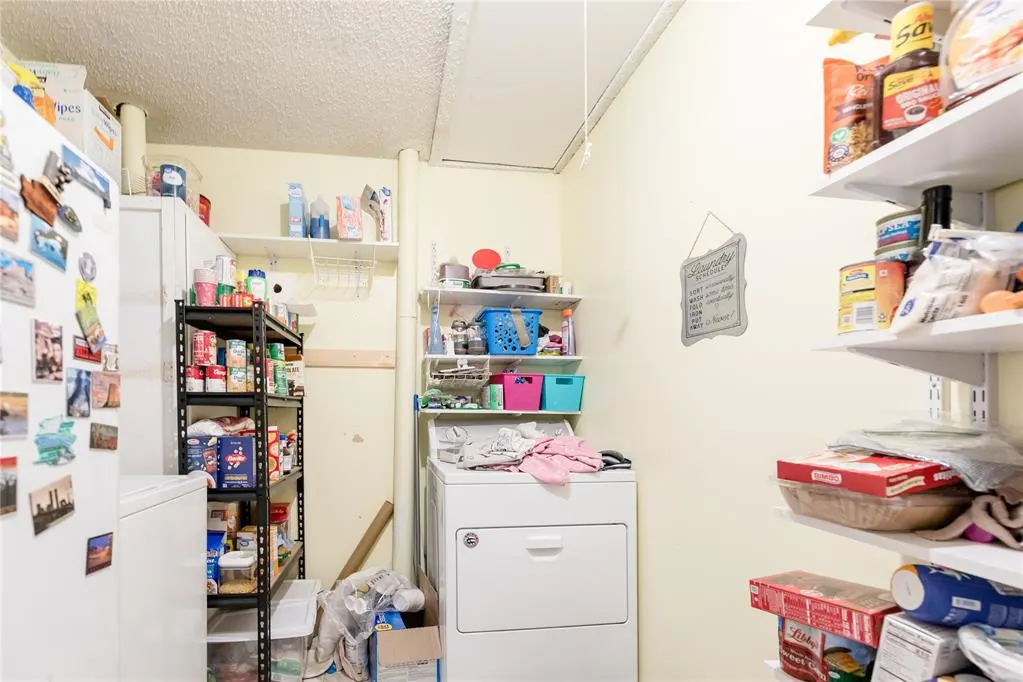 Photo 9 — 613 W 10th Street, Cordell, OK 73632