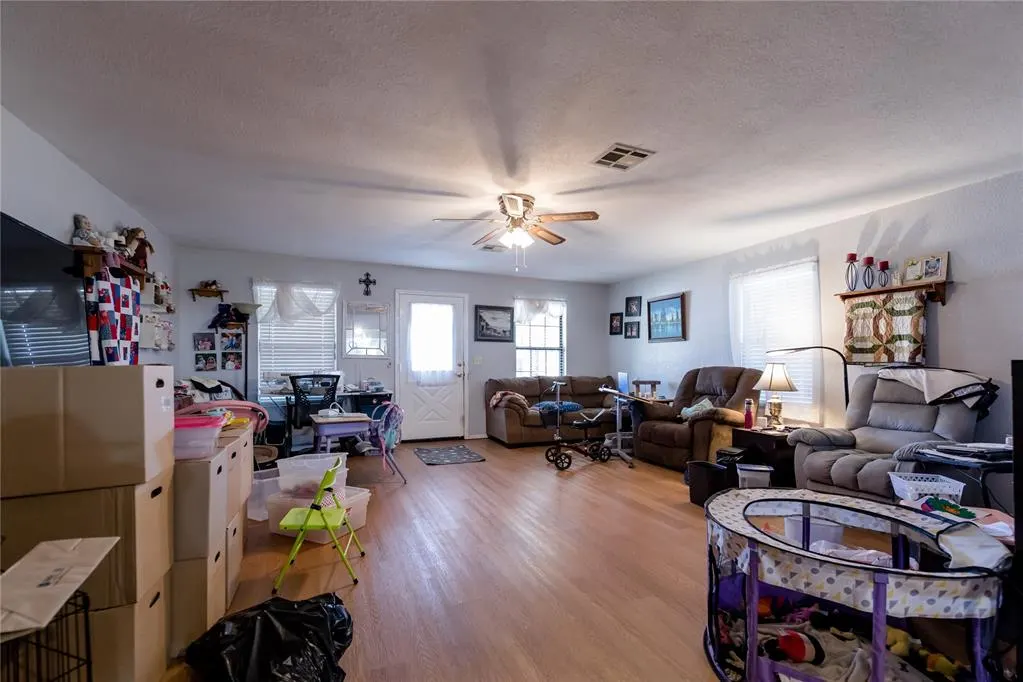 Photo 12 — 613 W 10th Street, Cordell, OK 73632