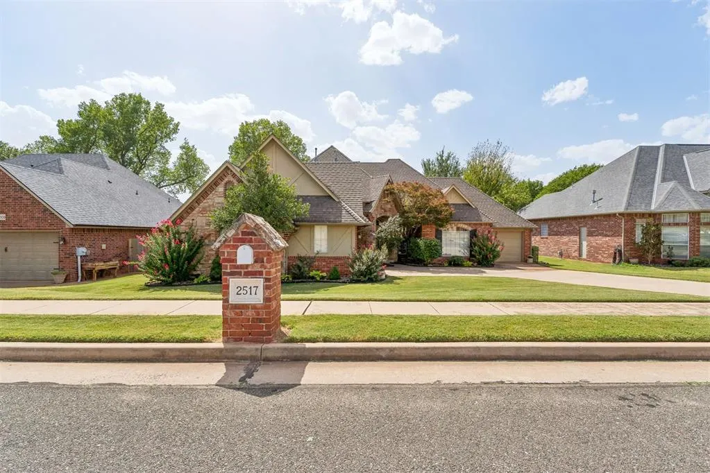 Photo 2 — 2517 Flint Ridge Road, Edmond, OK 73003
