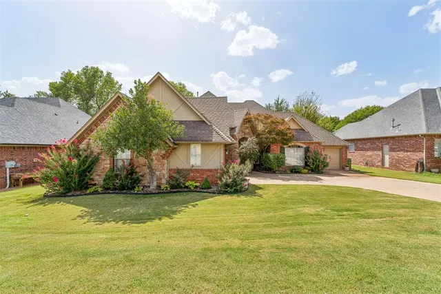 Photo 3 — 2517 Flint Ridge Road, Edmond, OK 73003