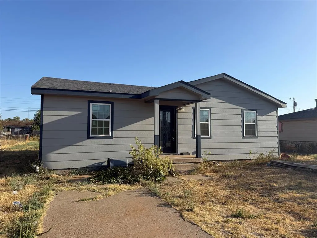 Front exterior — 1325 E Hemlock Street, Altus, OK 73521