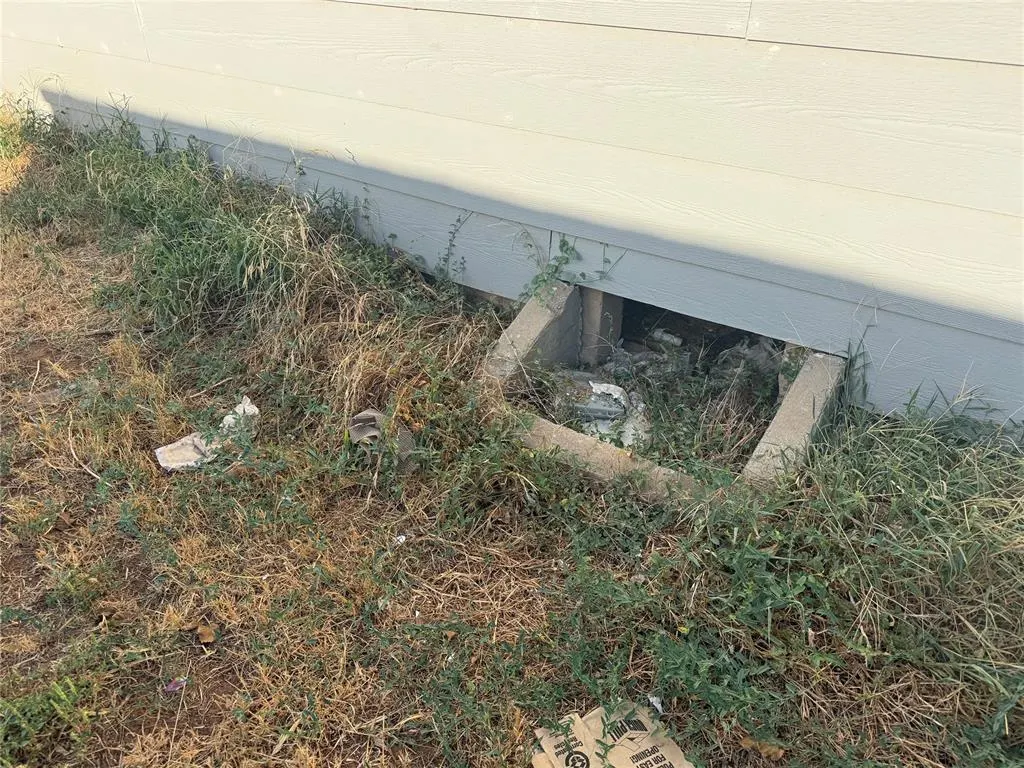 Photo 5 — 1325 E Hemlock Street, Altus, OK 73521