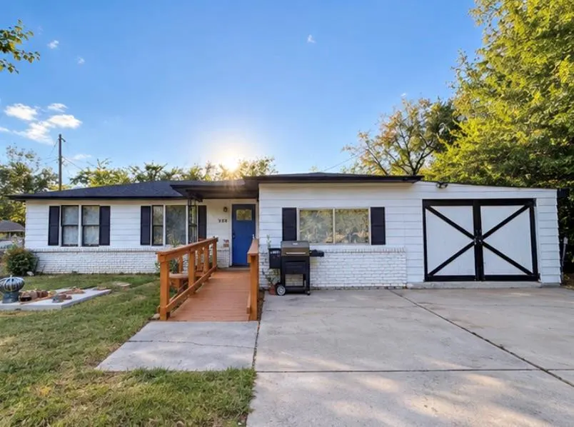Photo 2 — 222 S Cook Avenue, Norman, OK 73071