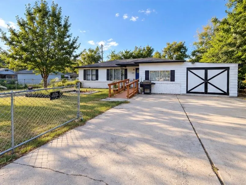 Photo 3 — 222 S Cook Avenue, Norman, OK 73071