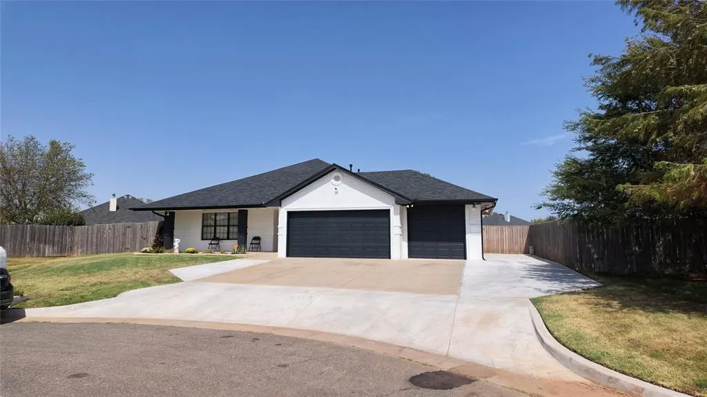Photo 2 — 2917 SW 94th Court, Oklahoma City, OK 73159