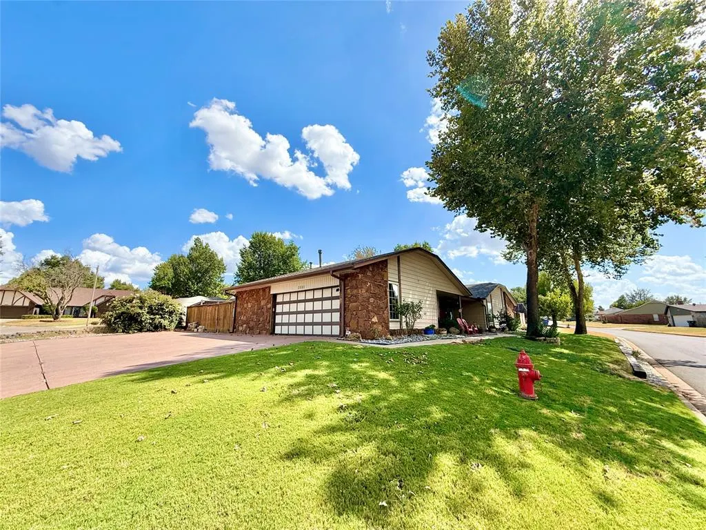 Photo 6 — 3000 Robin Road, Midwest City, OK 73110