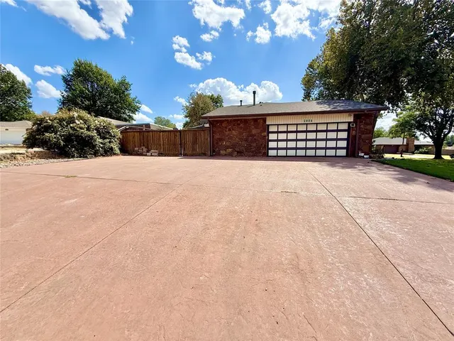 Photo 7 — 3000 Robin Road, Midwest City, OK 73110