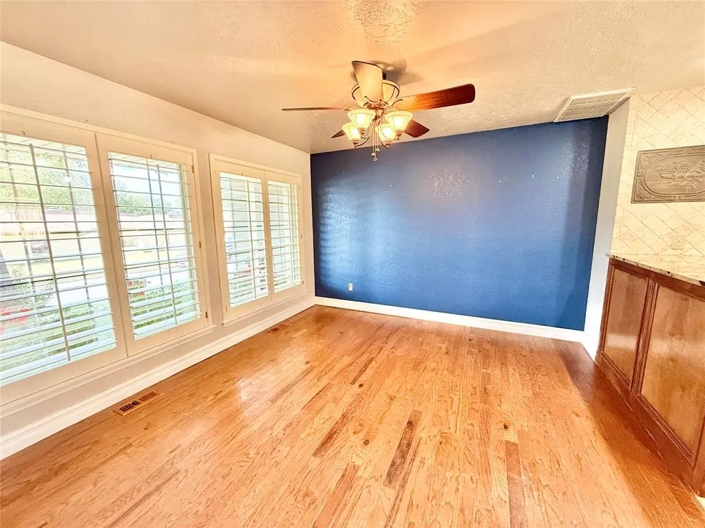Photo 14 — 3000 Robin Road, Midwest City, OK 73110