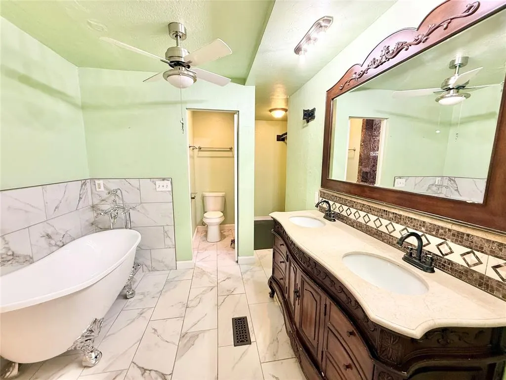 Photo 28 — 3000 Robin Road, Midwest City, OK 73110