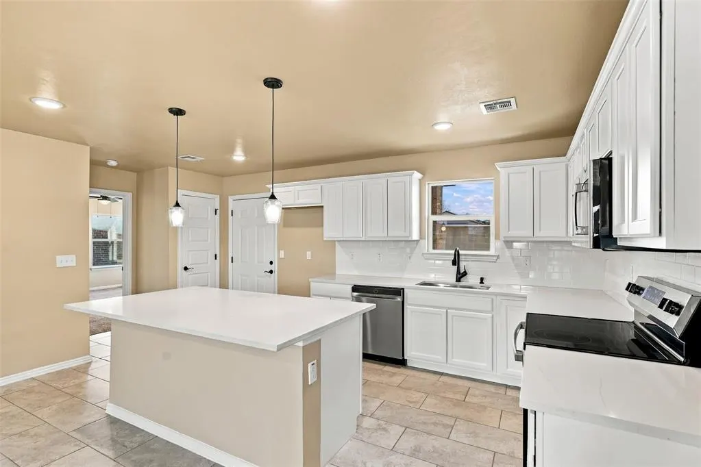 Photo 9 — 808 Chateau Court, Kingfisher, OK 73750