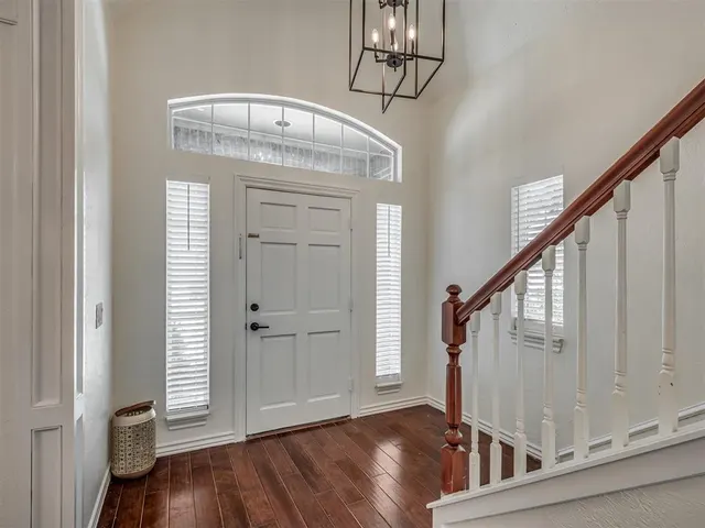 Photo 4 — 204 Ainsley Court, Edmond, OK 73034
